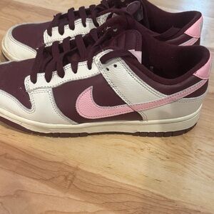 Nike Women's Maroon and Pink Sneakers